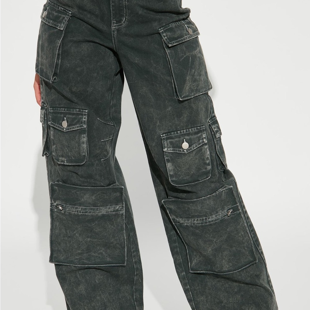 FASHION NOVA High Rise Cargo Jeans - Picture 4 of 5